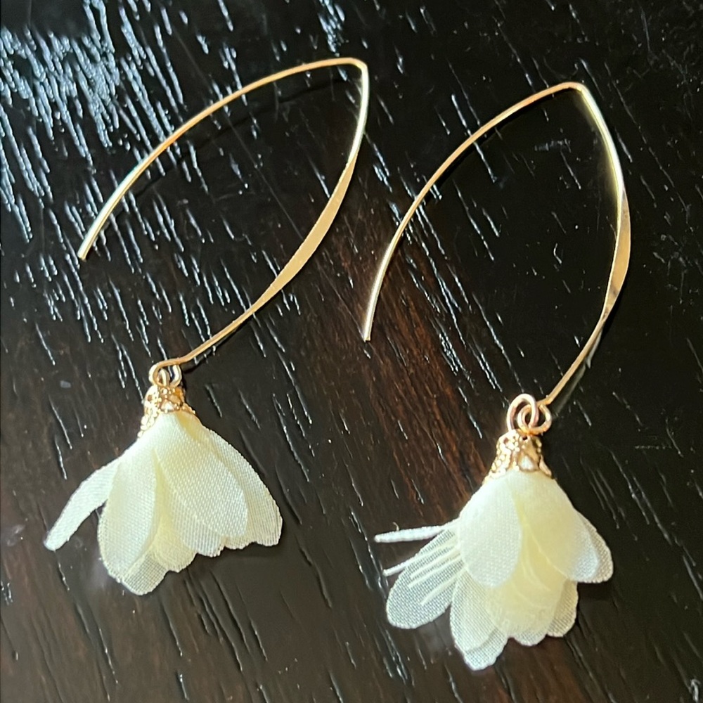 Fabric flower threader style earrings-NWT